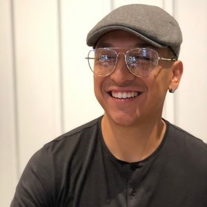 Meet your Posher, Dee